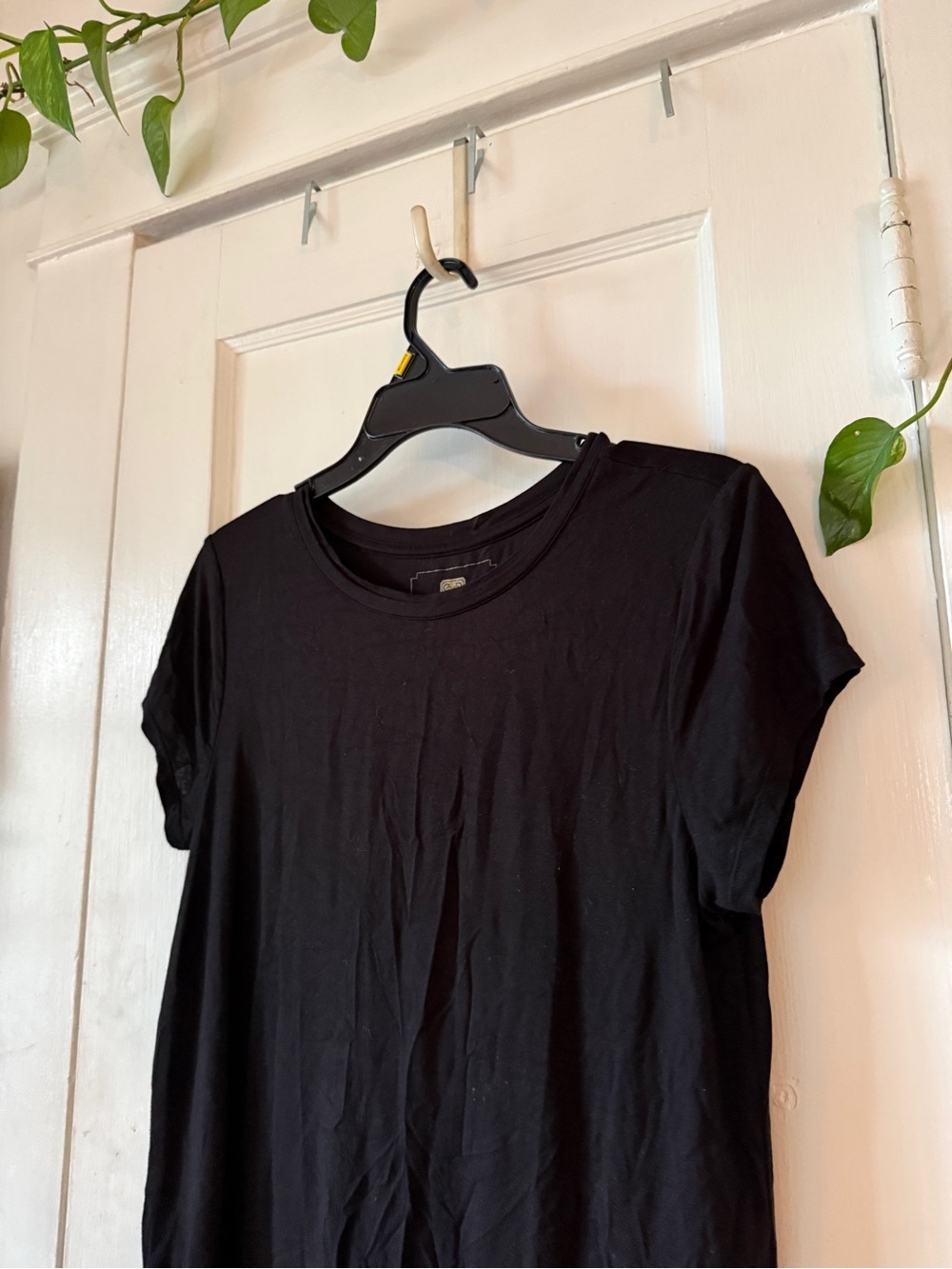 Cable & Gauge Black Short Sleeve Scoop Hem Tee size M - Picture 2 of 7